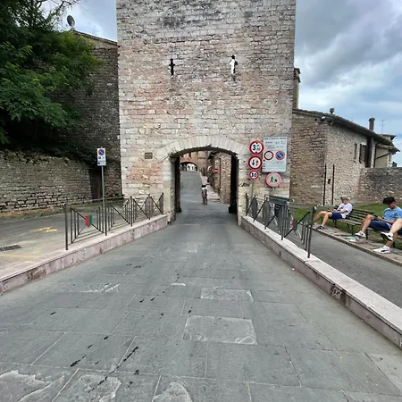 Happy House - Porta San Giacomo Asís