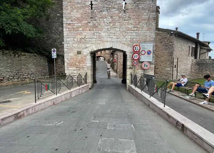 Happy House - Porta San Giacomo 阿西西